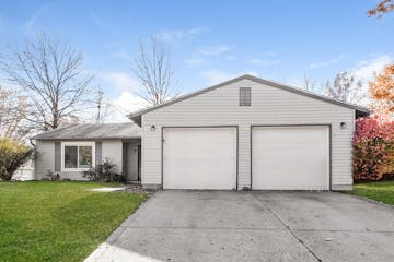 3811 Oil Creek Dr Indianapolis, IN 46268